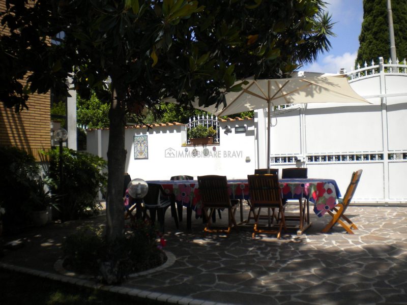 Villa Bifamiliare in Zona Fiori - Agenzia Immobiliare Bravi a Santa Marinella